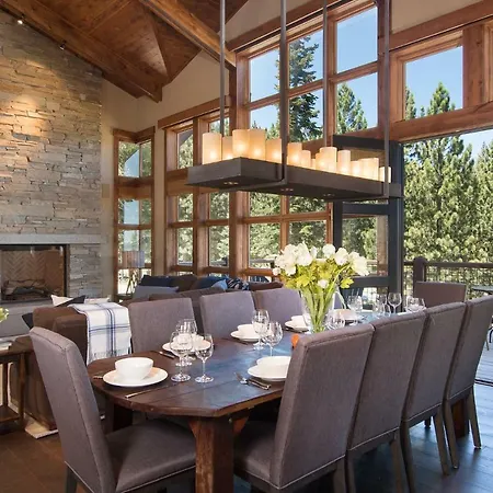 Luxury 4Bd True Ski-In/Ski-Out Mid-Mountain Residence - Trailside Northstar